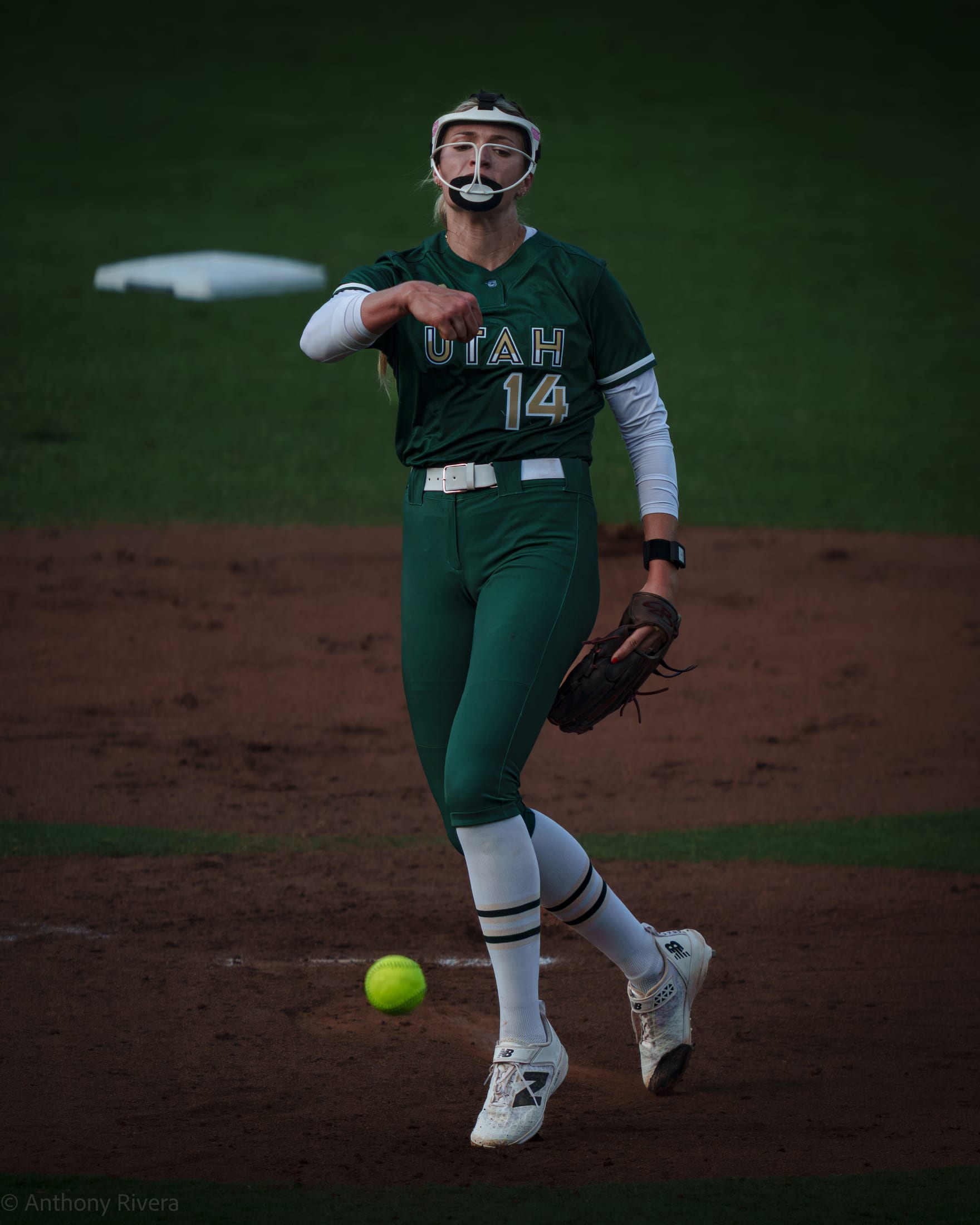 Fouts strikes out 12 of 26 hitters.