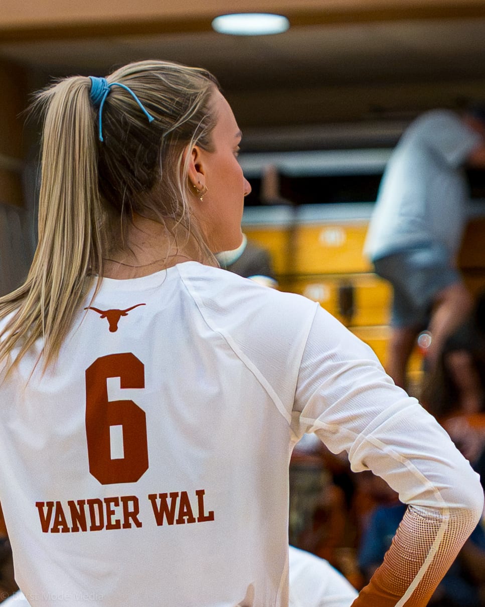 Texas Volleyball sophmore Abby Vander Wal